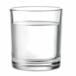 Krótka szklanka do napojów wielokrotnego użytku. Pojemność: 300ml.. Gadżet reklamowy dla firmy.