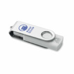 Pamięć USB 2.0 o pojemności 16 GB z ABS z recyklingu z ochronną osłoną i z białym wykończeniem. Obróć metalową osłonę i podłącz do portu USB.. Gadżet reklamowy dla firmy.